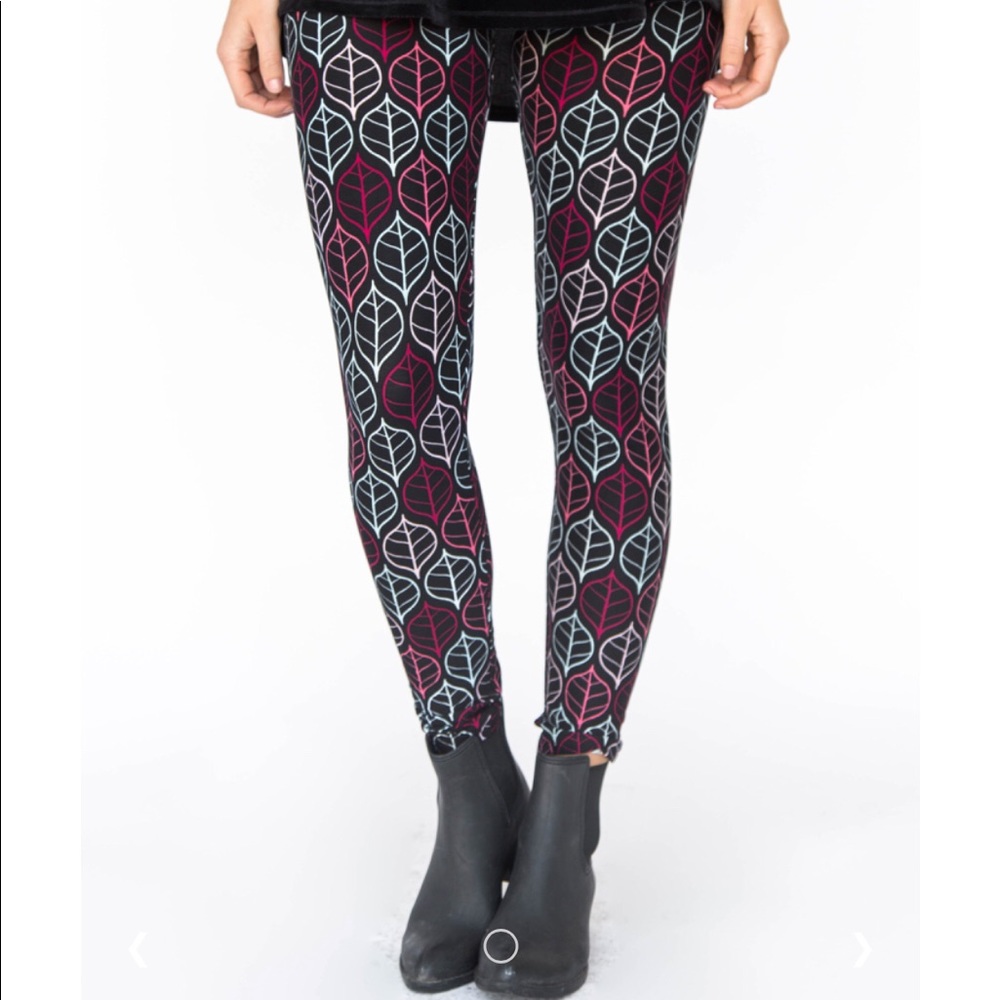 NWT Leggings. Falling Leaf Grid on Black
